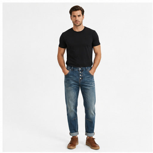 H020 men's jeans full-body lifestyle look 1