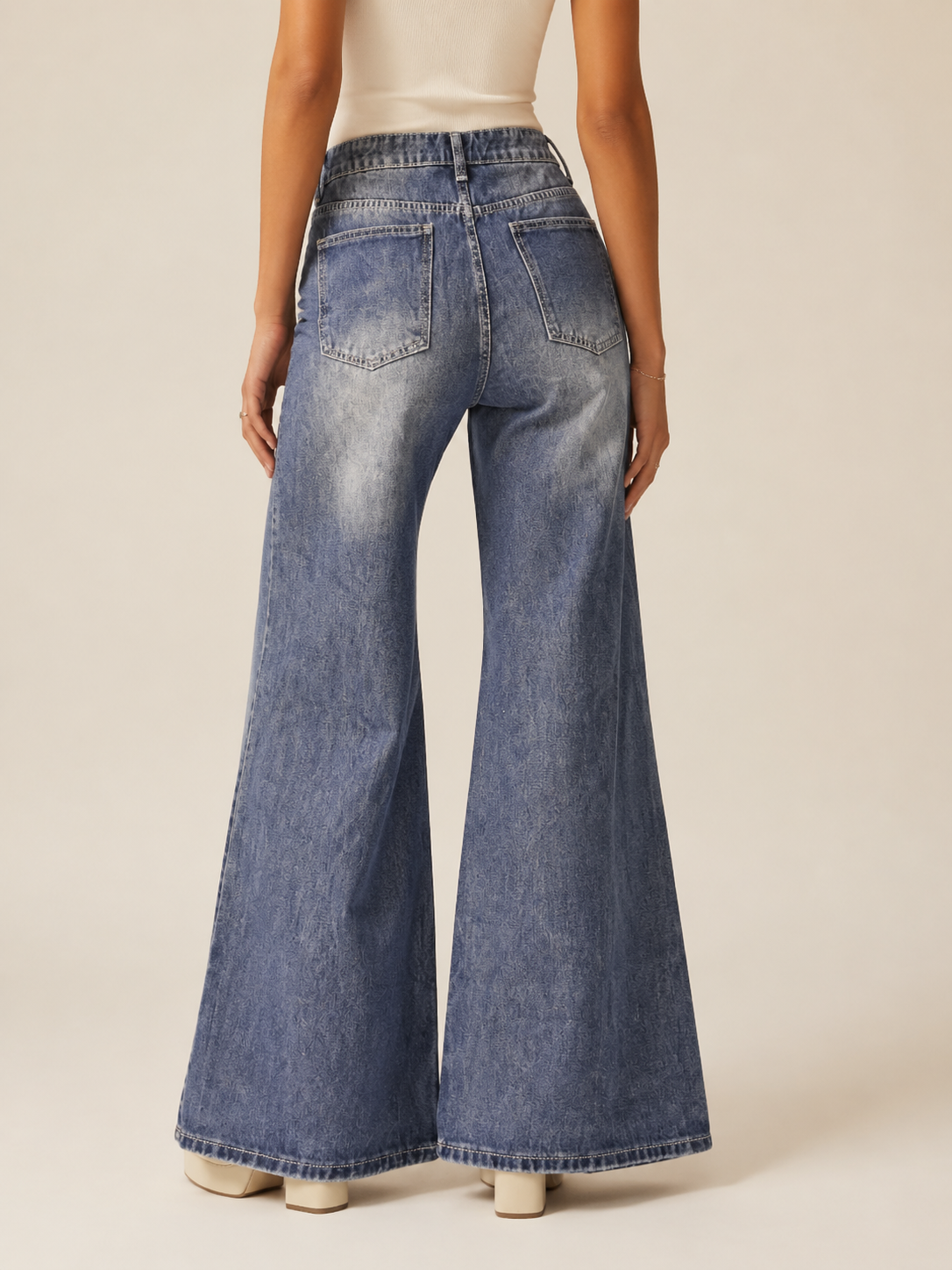 Women's flare jeans rear fit